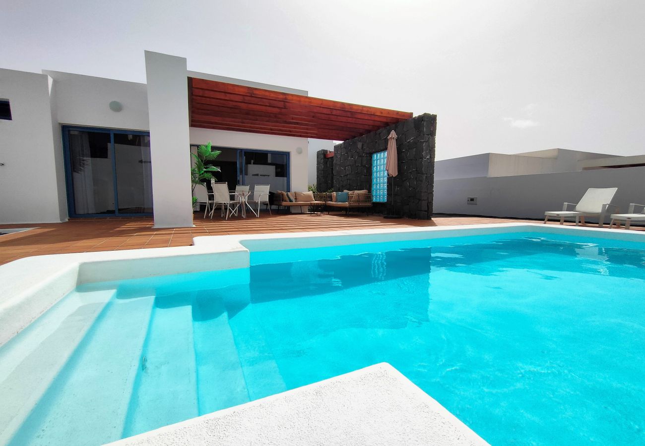 Villa con piscina climatizada