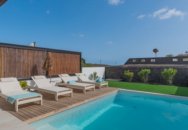 Villa en Playa Blanca - Serena Yuli