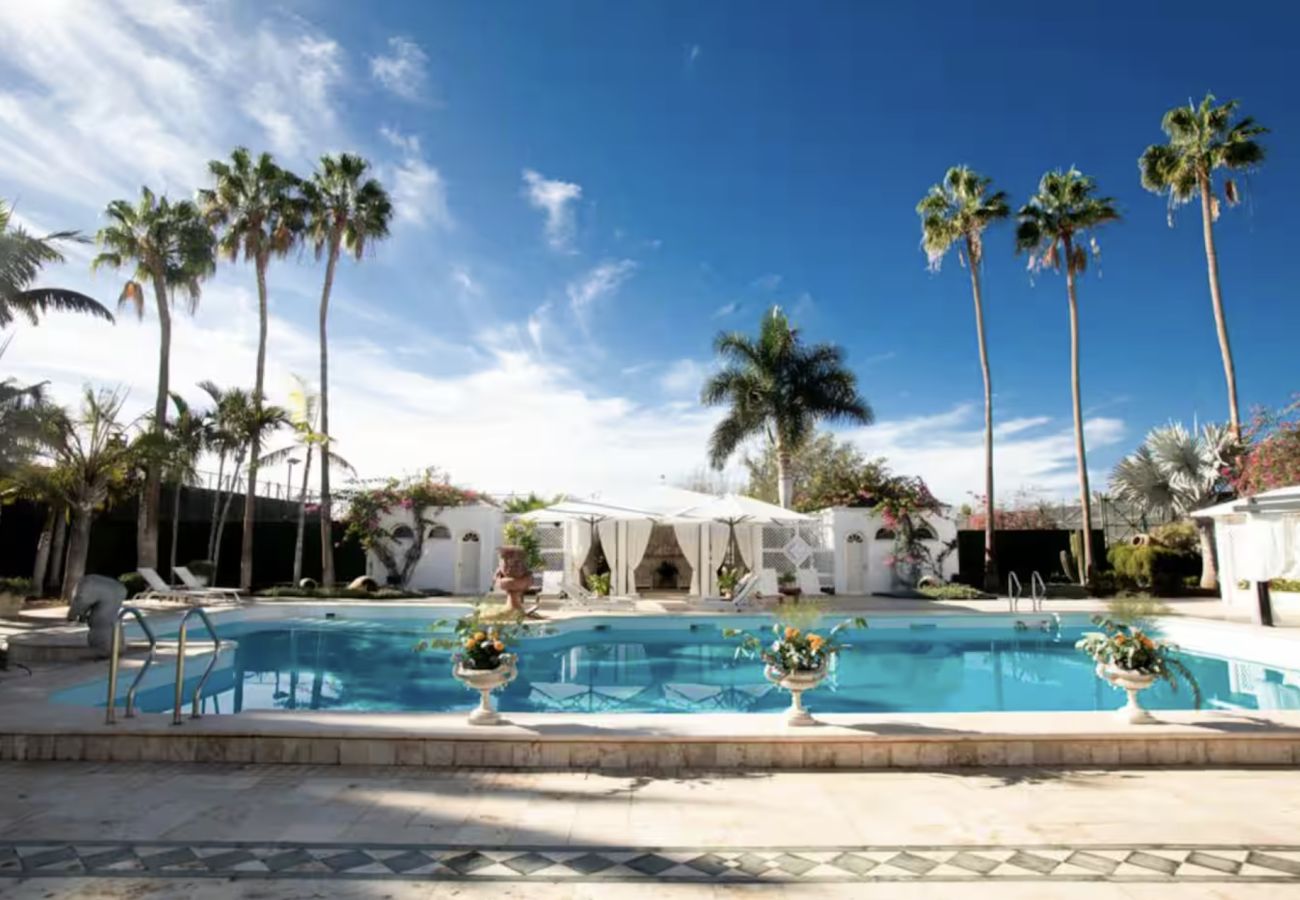 Villa in San Bartolomé de Tirajana - Sunset Luxe Retreat