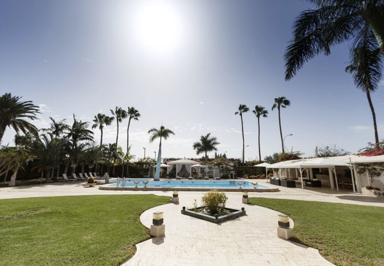 Villa in San Bartolomé de Tirajana - Sunset Luxe Retreat