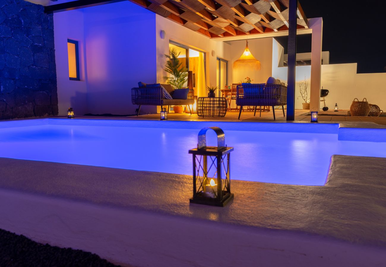  villa with private pool