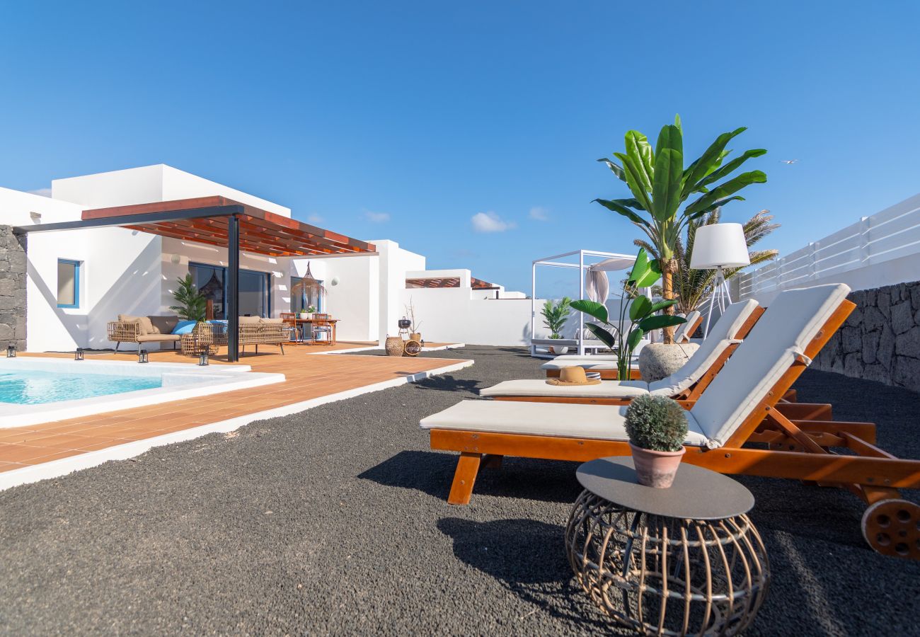 Villa in Playa Blanca - Villa Famara with beautiful views