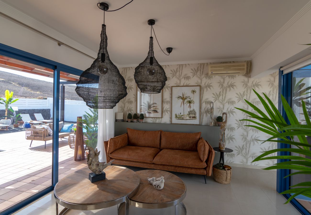 Villa in Playa Blanca - Villa Famara with beautiful views