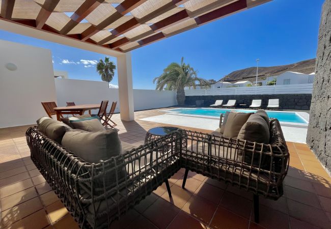 Villa in Playa Blanca - Villa Nayra with beautiful views