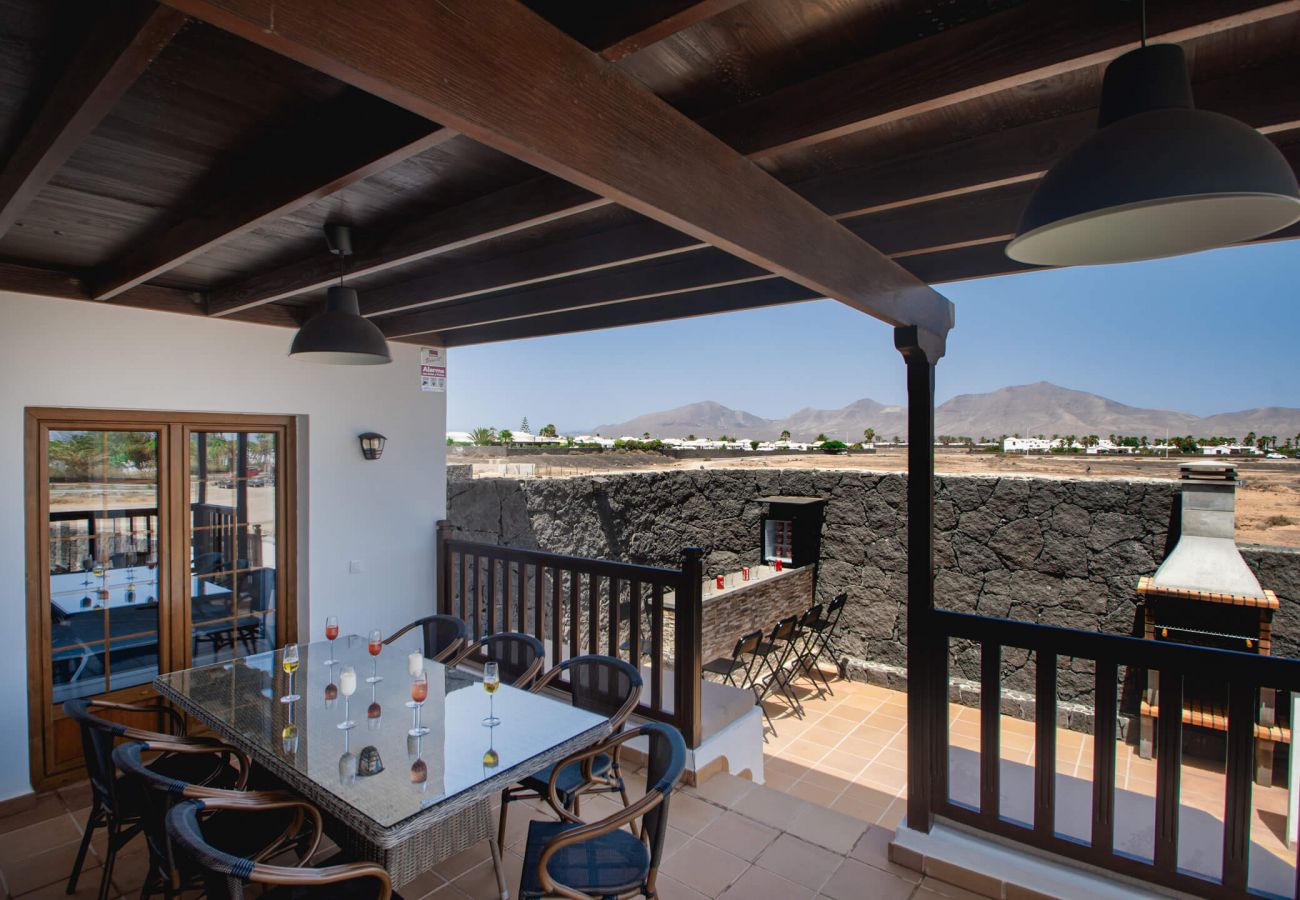 Villa in Playa Blanca - Villa Vista Reina 