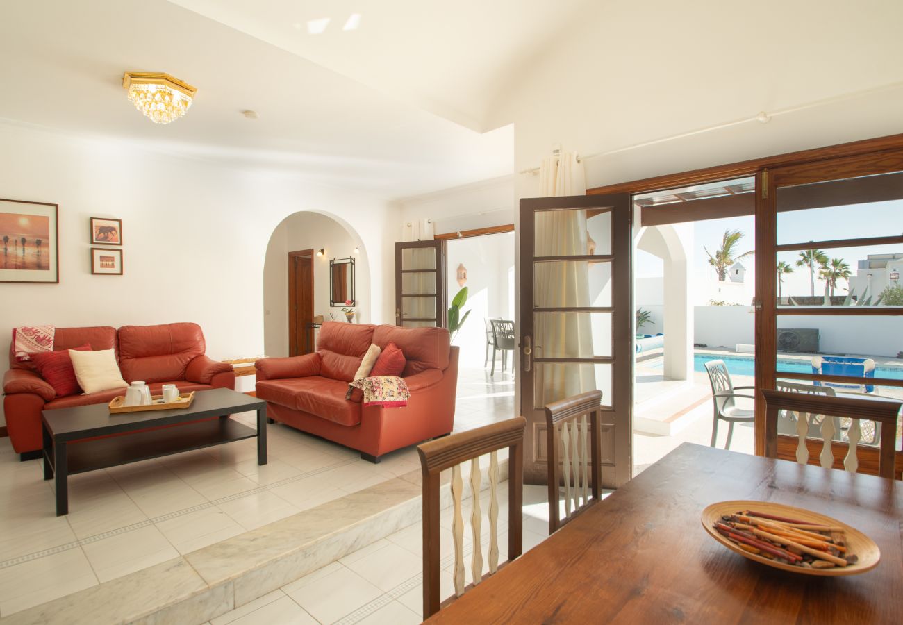 Villa in Puerto del Carmen - Villa Leonor in Puerto del Carmen